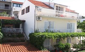 Apartmani Niki Hvar