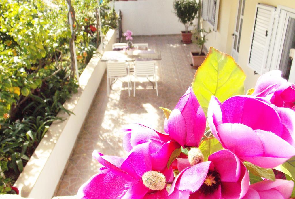 Apartmani Niki Hvar Hvar Town Exterior foto