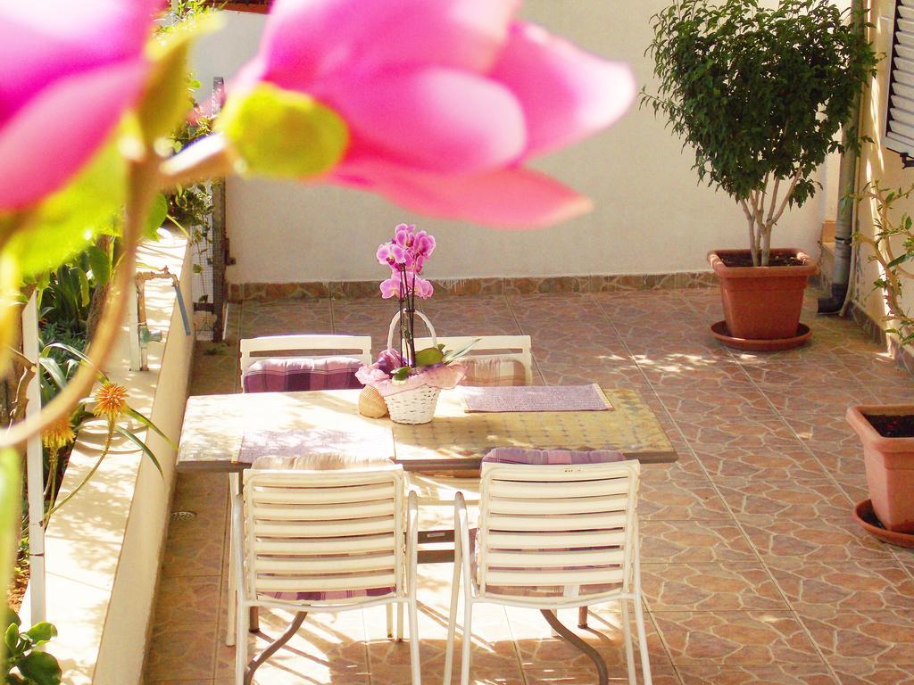 Apartmani Niki Hvar Hvar Town Exterior foto
